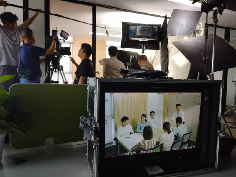 陇南TVC拍摄公司：科技产品视觉化大师，诠释未来感与功能美学