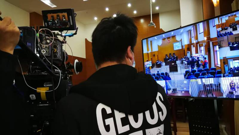 AI生成VS人工创意——陇南广告片拍摄公司的技术浪漫主义实践
